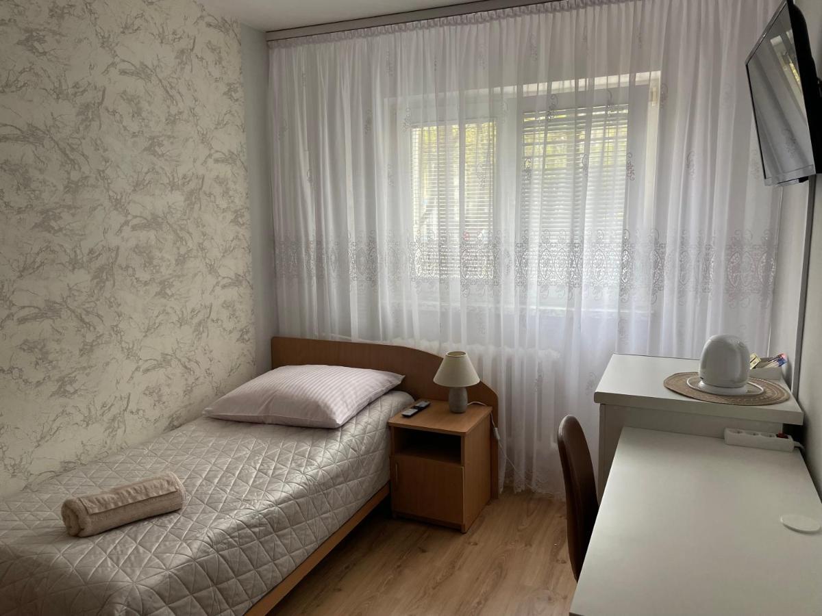 Pokoje Goscinne O-Es-Ha Varşovia Exterior foto