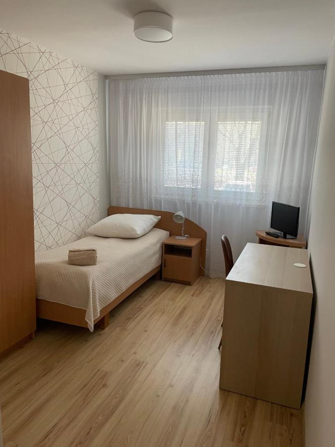 Pokoje Goscinne O-Es-Ha Varşovia Exterior foto